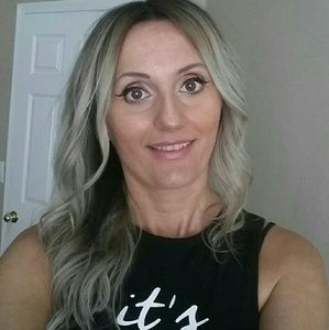 Meet your Posher, Adisa